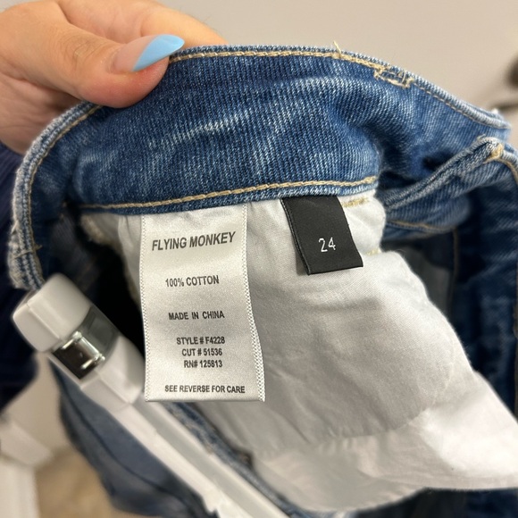 🍁Super Cute Flying Monkey Cut Off Jean Shorts - Picture 7 of 10